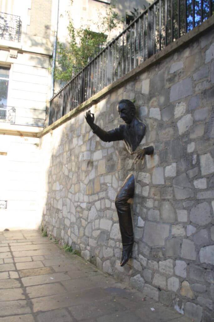 Le Passe-Muraille, Montmartre