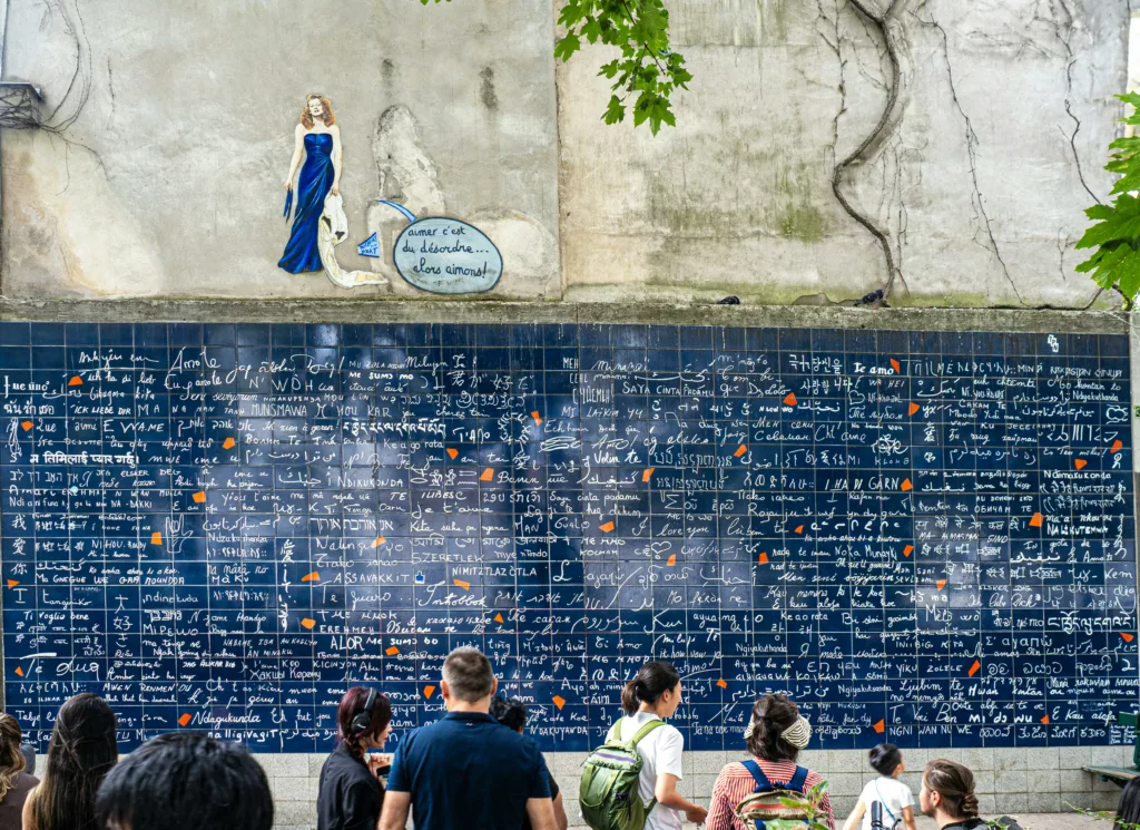 Je t'aime wall in Montmartre - guided tour of Paris with a language tutor